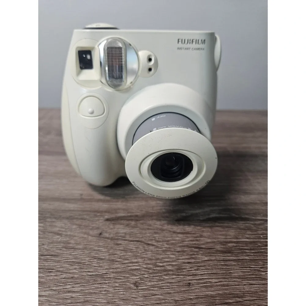 Fujifilm Instax Mini 7S Instant Film Camera White Fujinon 60mm Lens Retro
